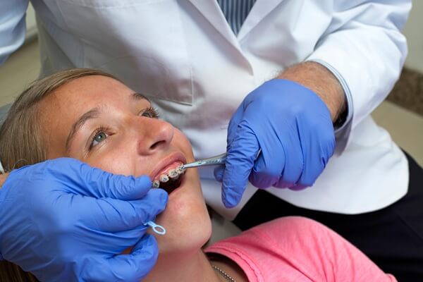 do-braces-hurt-dentalzen